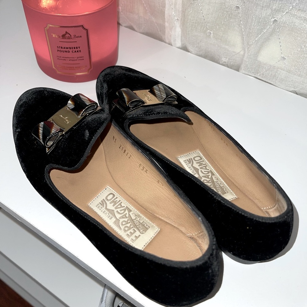 Velour Ferragamo Flat shoes